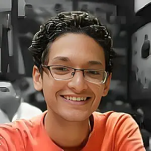 صورة مايكل لويس