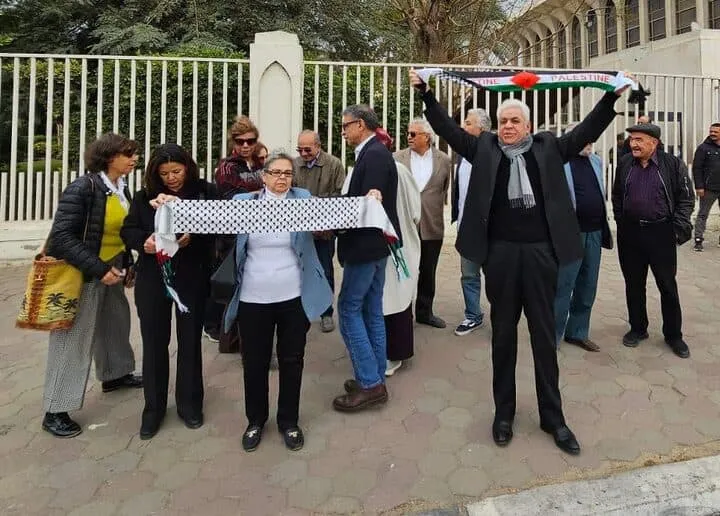 مارس