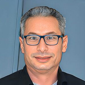 صورة حسام الحداد