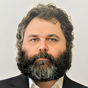 صورة وسام سعادة